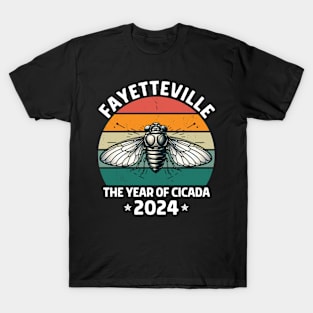 Retro cicada 2024 fayetteville, arkansas cicada invasion T-Shirt